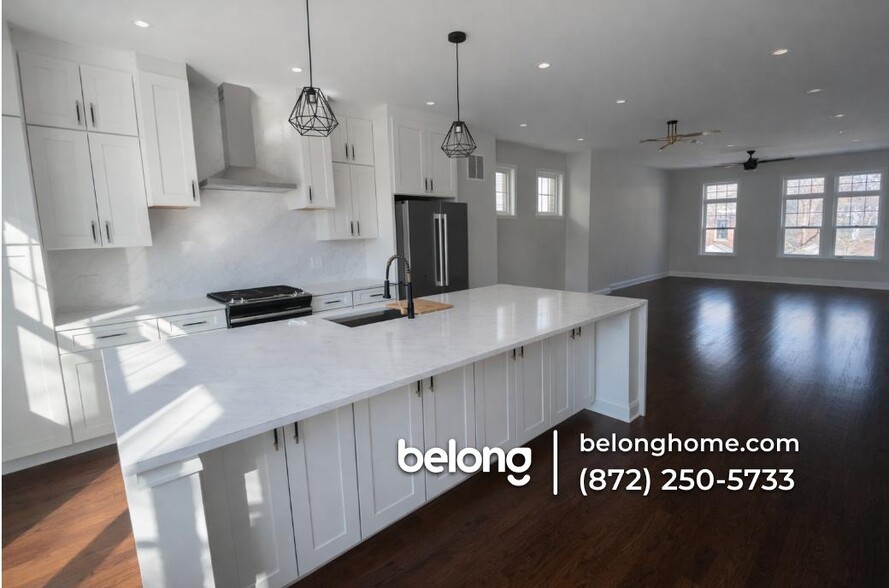 Building Photo - 4922 S Cornell Ave