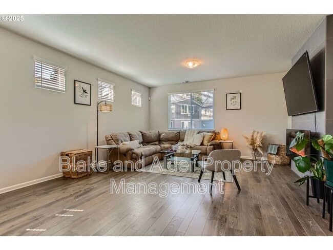 Building Photo - 12357 SE Goali Ct