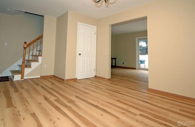 Building Photo - 17 Gardenia Ct