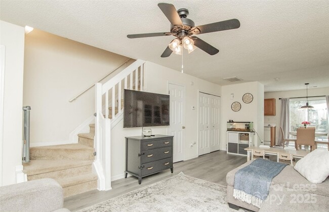 Building Photo - 12942 Mosby Ln