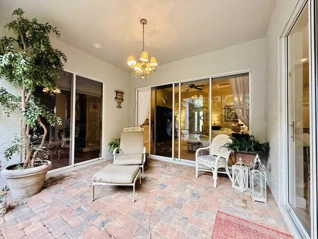 Building Photo - 16156 Parque Ln