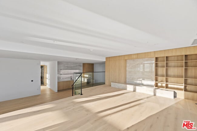 Building Photo - 230 W Olympic Blvd