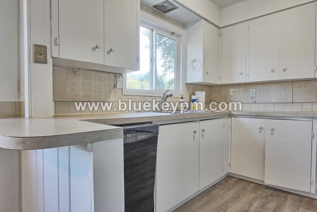 Building Photo - 3 Bed, 1.5 Baths Home in Yacolt