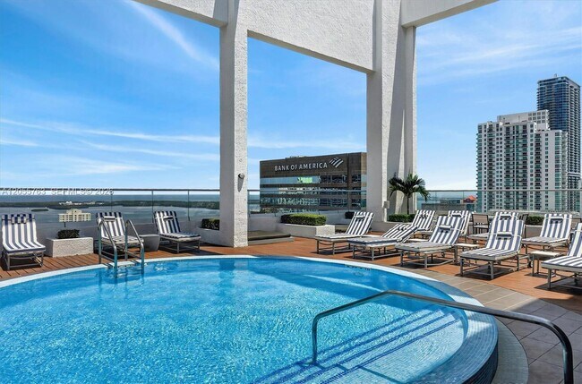 Building Photo - 500 Brickell Ave