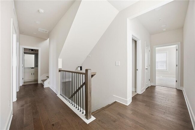 Building Photo - 1222 Westshore Dr