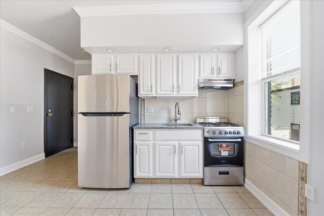 Primary Photo - 3-5 Potter Pl