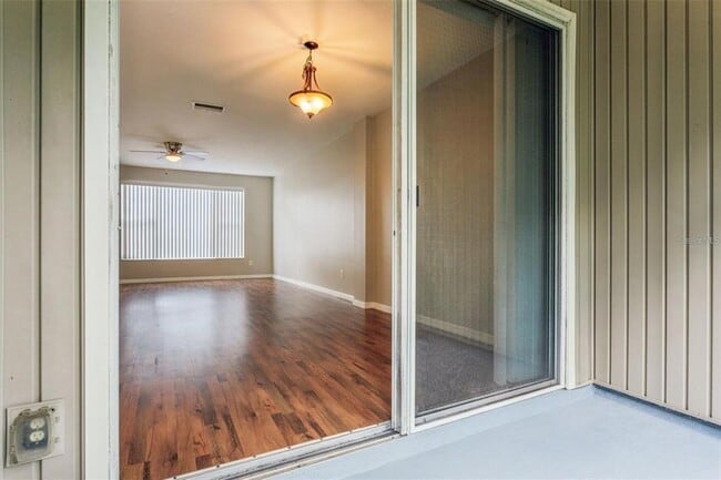 Building Photo - 2148 Golden Oak Ln