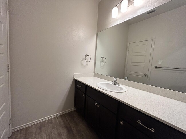 Building Photo - 11620 Evanston Ave