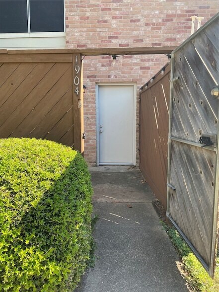 Building Photo - 8801 Hammerly Blvd