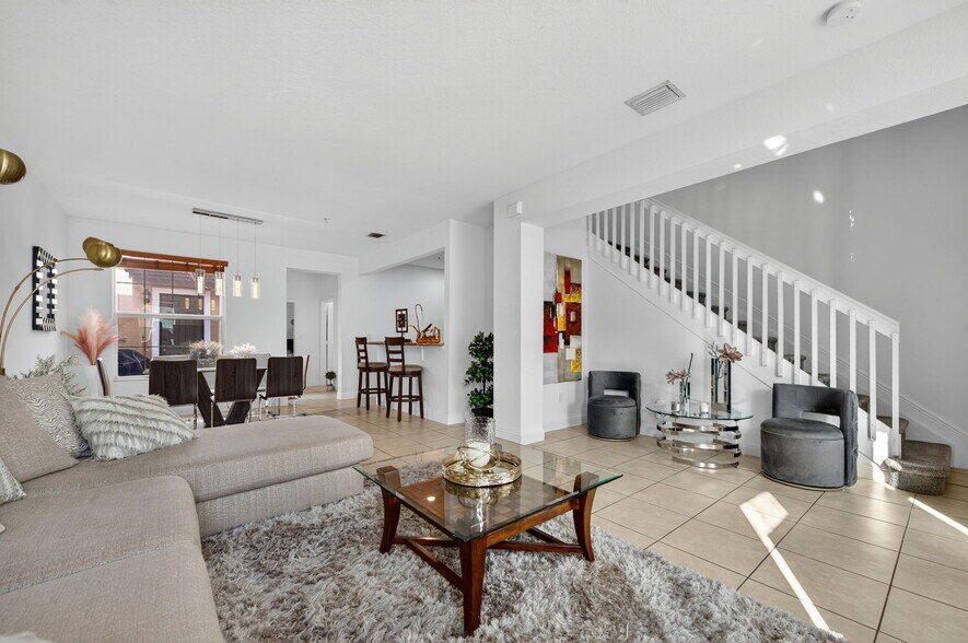 Building Photo - 14615 SW 14th St