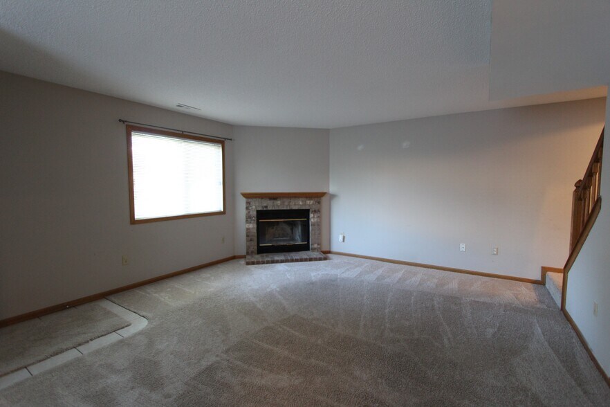 Building Photo - 15858 Griffon Path