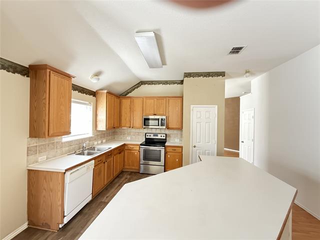 Building Photo - 5829 White Pine Dr