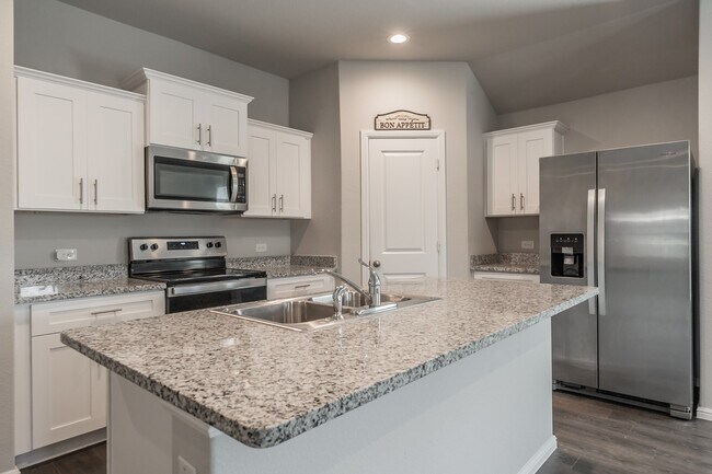 Building Photo - 1385 Dillard Creek Dr