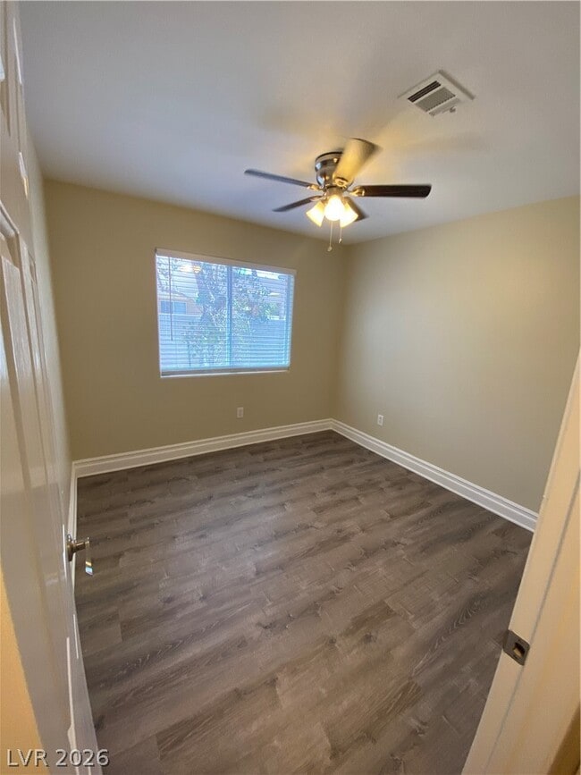 Building Photo - 824 Sparkle Ray Ave