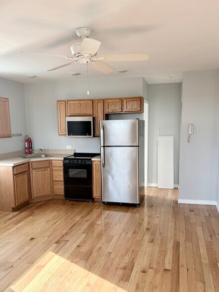 Building Photo - 1410 E Moyamensing Ave