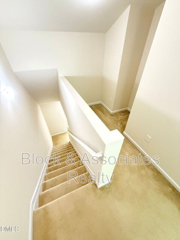 Building Photo - 8527 Quarton Dr