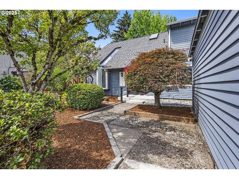 Building Photo - 5375 NW Edgebrook Pl