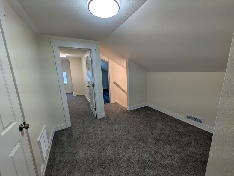 Building Photo - 3603 Sunnyview Rd NE