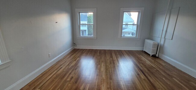 Building Photo - 78 Linden St