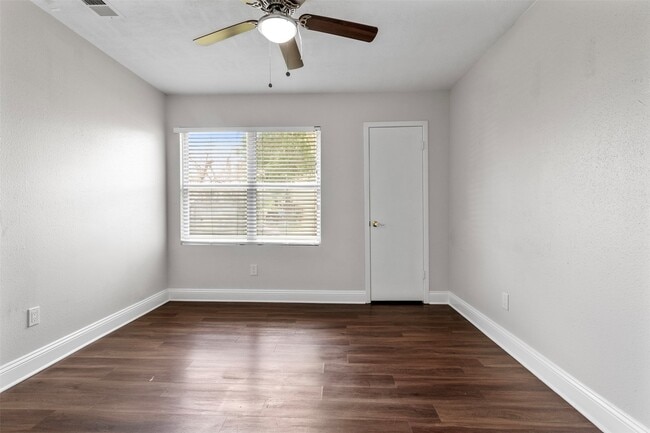 Building Photo - 714 Ogilvie St