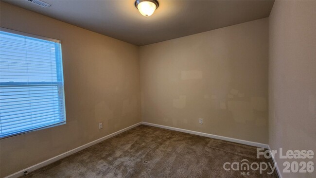 Building Photo - 508 Knothole Ln