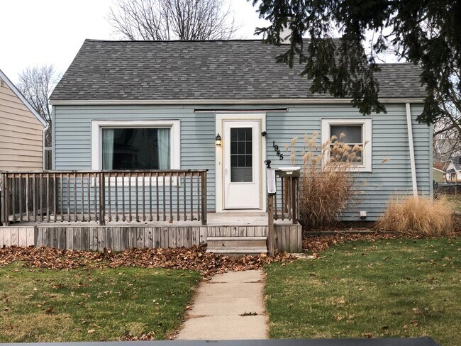 Primary Photo - 1945 E Donald St