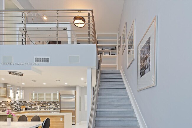Building Photo - 2020 N Bayshore Dr