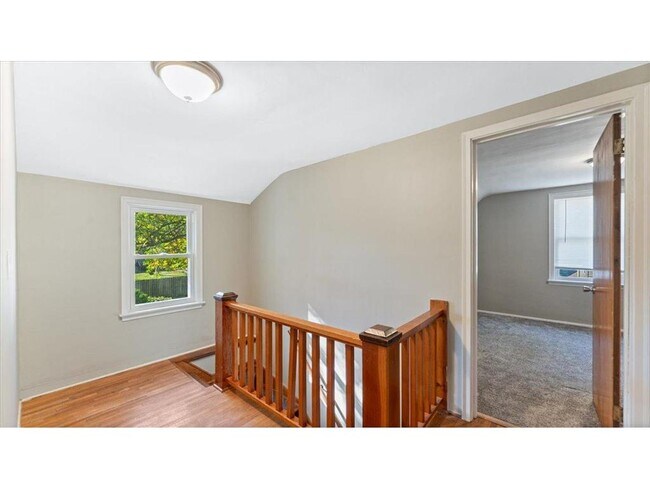 Building Photo - 828 15th St SW