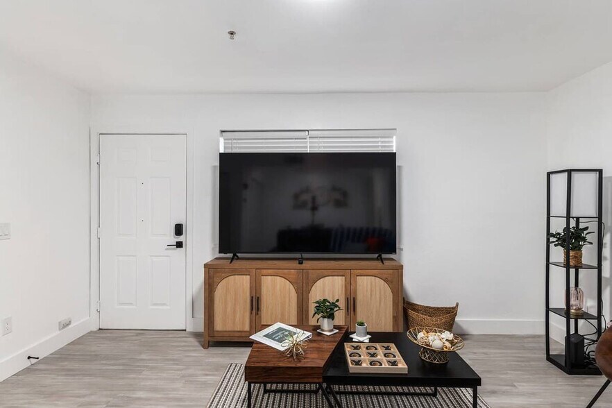 Building Photo - 2360 SW Archer Rd