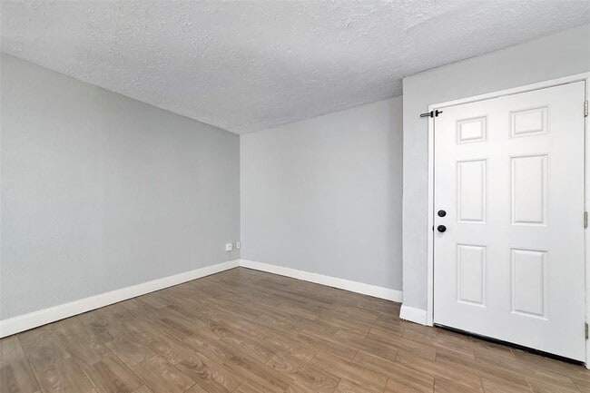 Building Photo - 5231 Wickview Ln