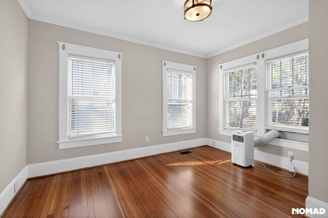 Building Photo - Charming 4BR House in Greensboro