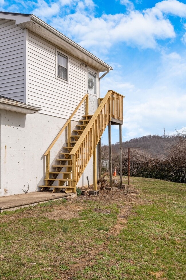 Building Photo - 1465 Highpoint Ave