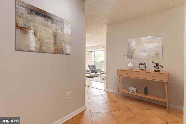 Building Photo - 200 N Pickett St