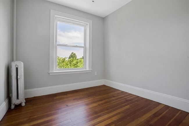 Building Photo - 108 Winthrop Rd