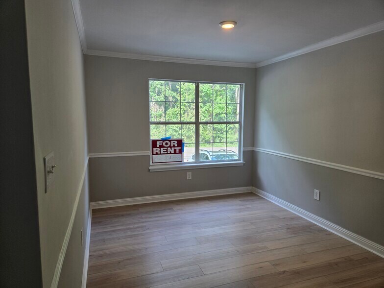 Building Photo - 126 Luden Dr