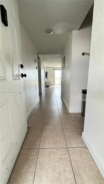 Primary Photo - 6060 W 21st Ct