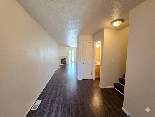 Building Photo - 3/2.5 Townhome with walking trails outside backyard!