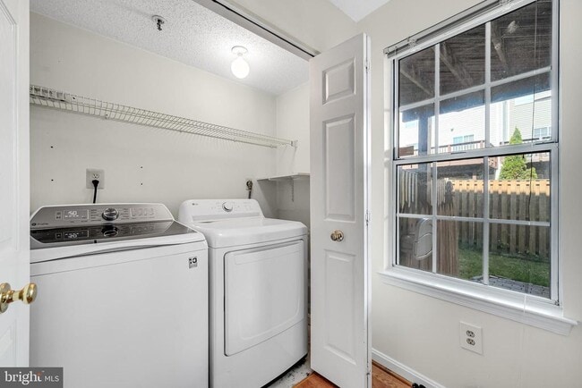 Building Photo - 2303 Massanutten Dr