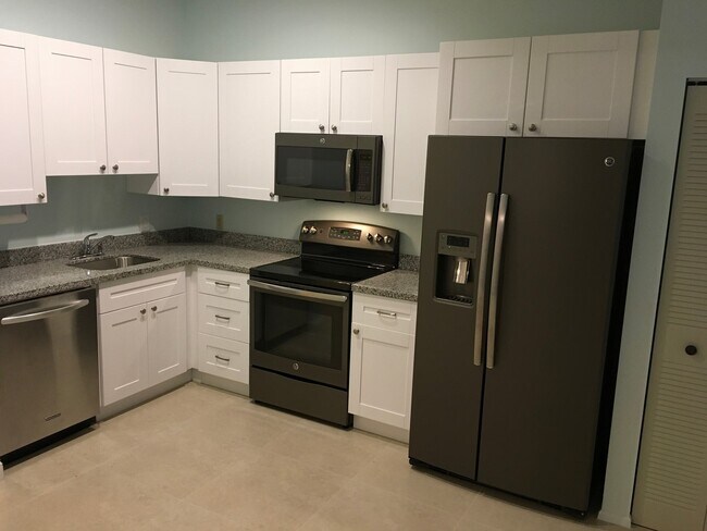 Building Photo - 9870 Watermill Cir