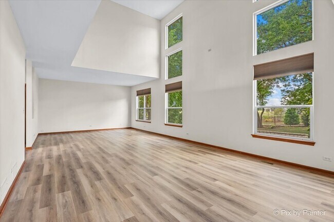 Building Photo - 2240 Barrett Dr