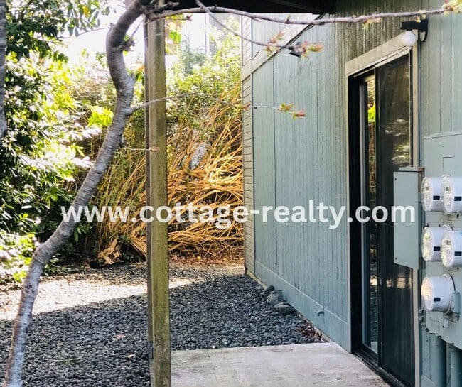 Building Photo - 1431 Larissa Cir