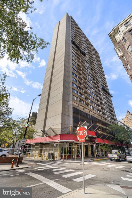 Building Photo - 1326 Spruce St