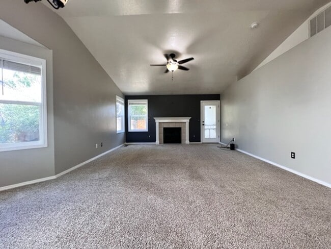 Building Photo - 14390 W Kettle Creek Dr