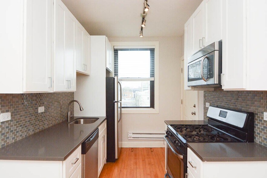 Building Photo - 2330 N Rockwell