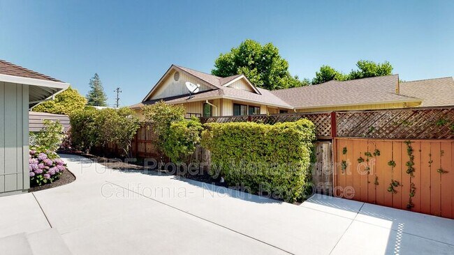 Building Photo - 811 Swift Ct