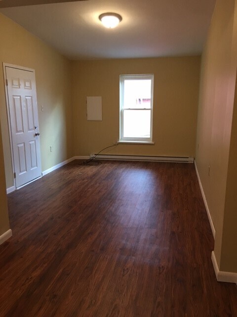 Building Photo - 15 LLC-10 Macomb