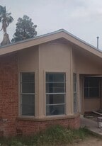 Building Photo - 850 Los Surcos Rd