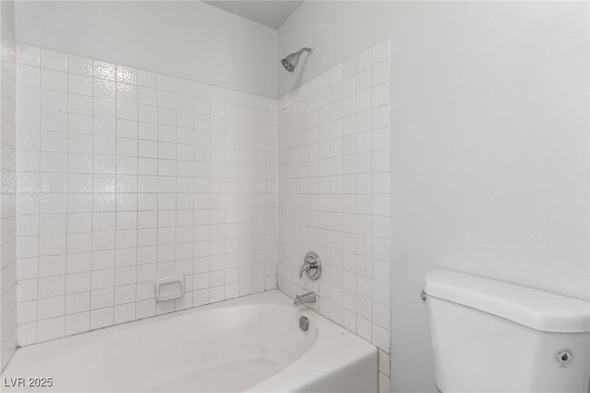 Building Photo - 5644 Vineyard Ln