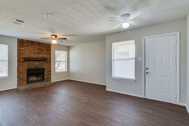 Building Photo - Updated 2022