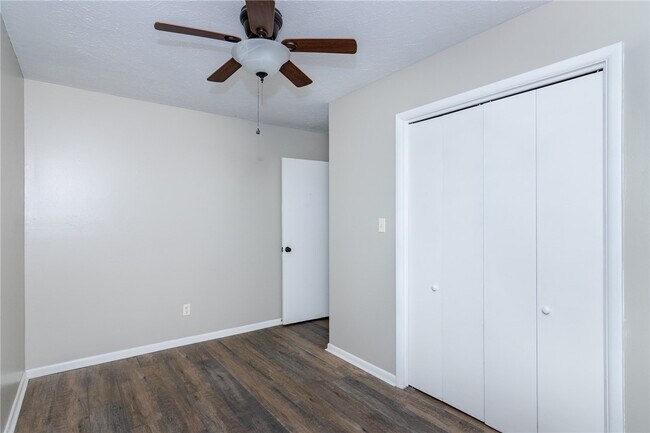 Building Photo - 1208 NE 3rd St